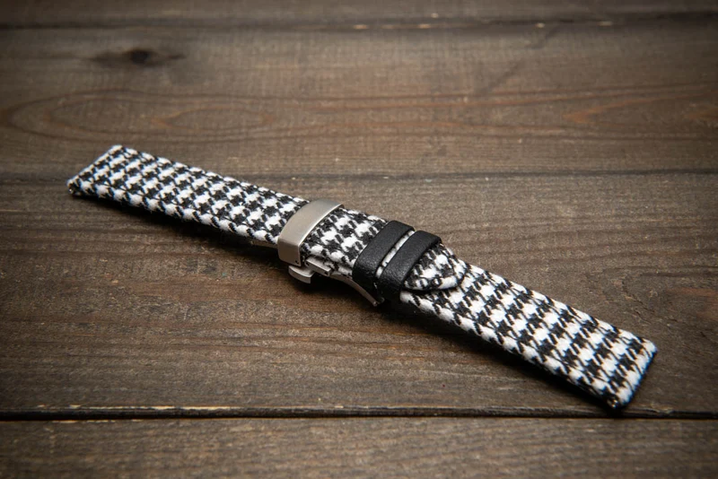 Black & White Houndstooth – HARRIS TWEED® Watch Strap. With a deployment clasp.