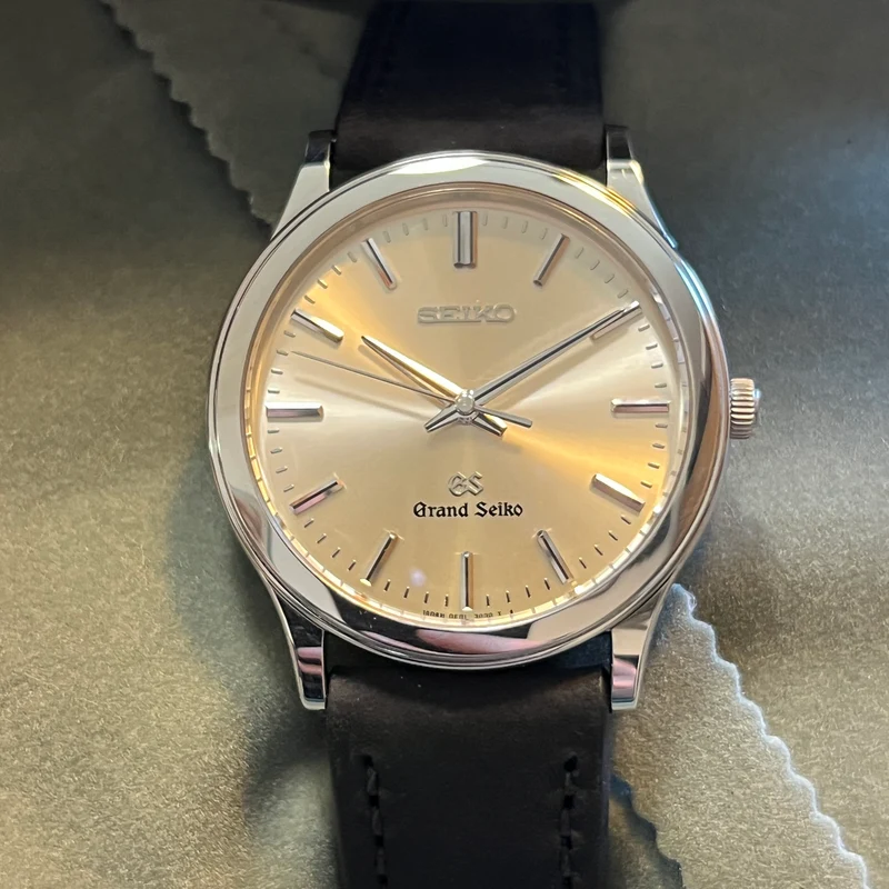 Grand Seiko Quartz 34 mm Cadran argenté SBGS009