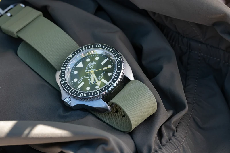 Bracelet une pièce fkm rubber Kaki