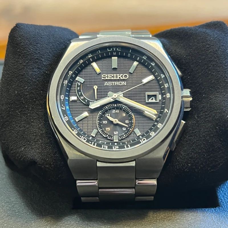 Seiko Astron Nexter Solar Titanium Ensemble complet SBXY067