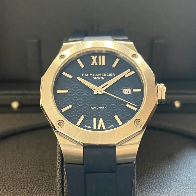 Coffret complet Baume & Mercier Riviera 42 mm, cadran bleu, M0A10619
