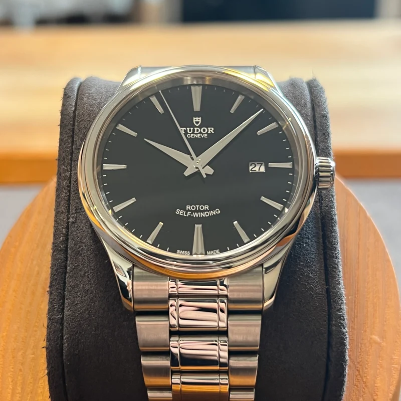 Tudor Style Cadran Noir Automatique Date 12700