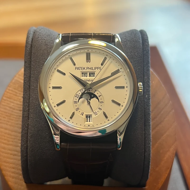 Patek Philippe Calendrier Annuel Or Blanc 5396G-011