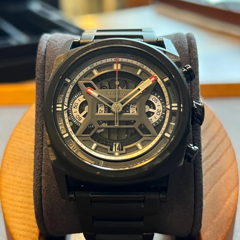 Chronographe à remontoir en carbone CODE 41 NB24