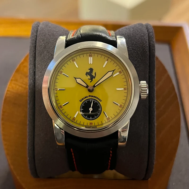 Girard-Perregaux Ferrari Petite Seconde 80300.0.11.341