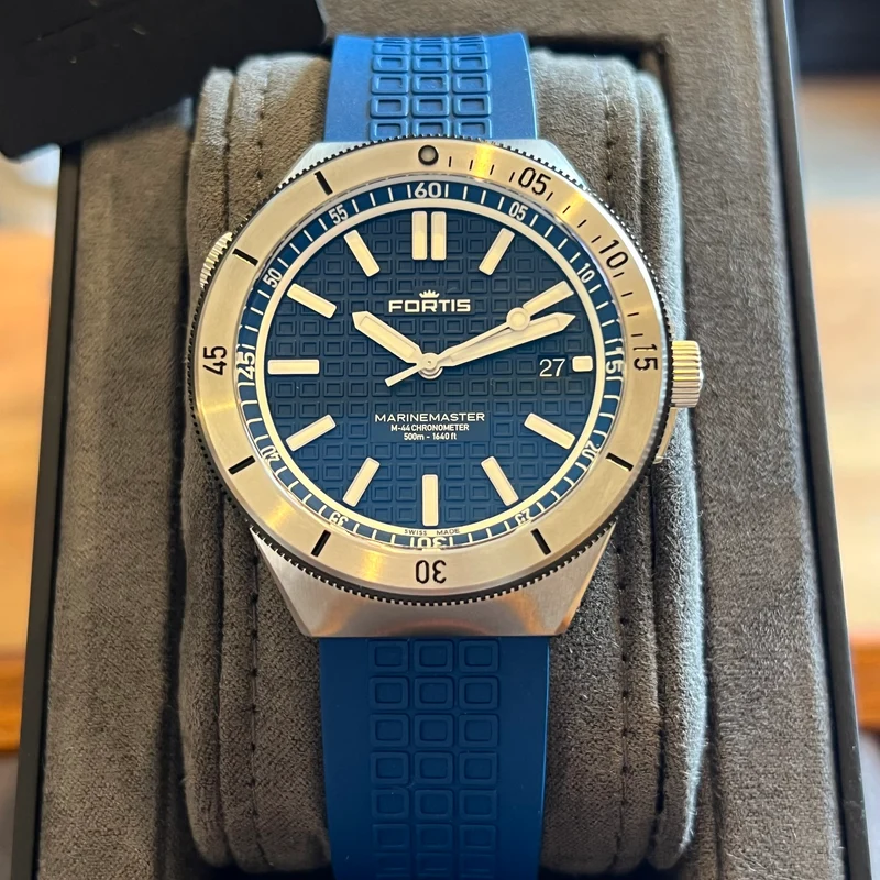 Fortis Montre Marinemaster M-44 avec cadran bleu, ensemble complet F8120021