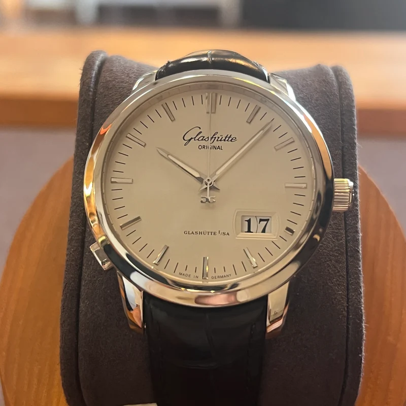 Glashütte Original Senator Panorama Date 100-03-13-02-04