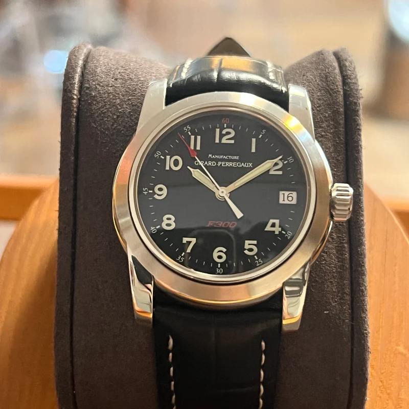 Girard-Perregaux Ferrari Automatic Date 8025