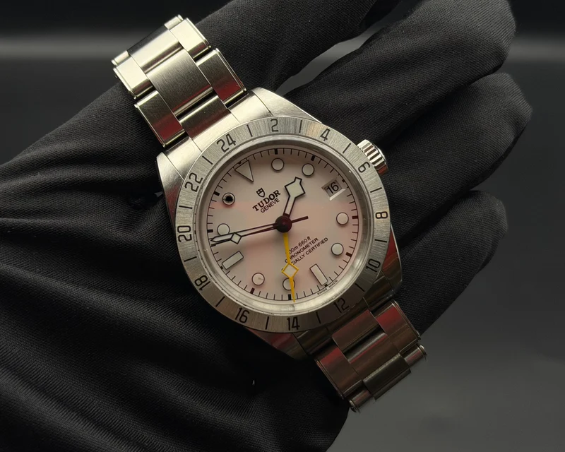 Tudor Black Bay Pro - Cadran Opalin
