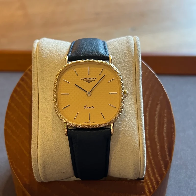 Montre Longines à Quartz avec Cadran Champagne des années 80