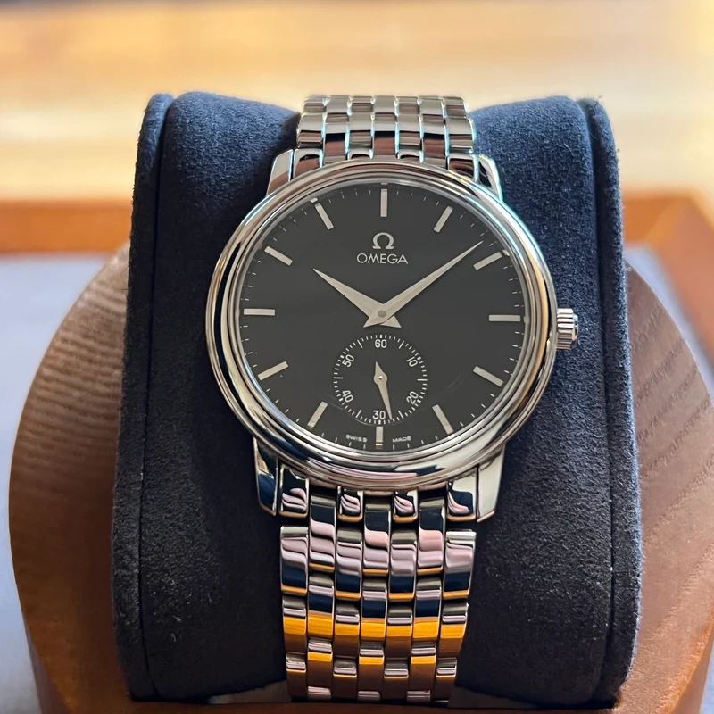 Omega Montre à remontoir De Ville, cadran noir 4520.51