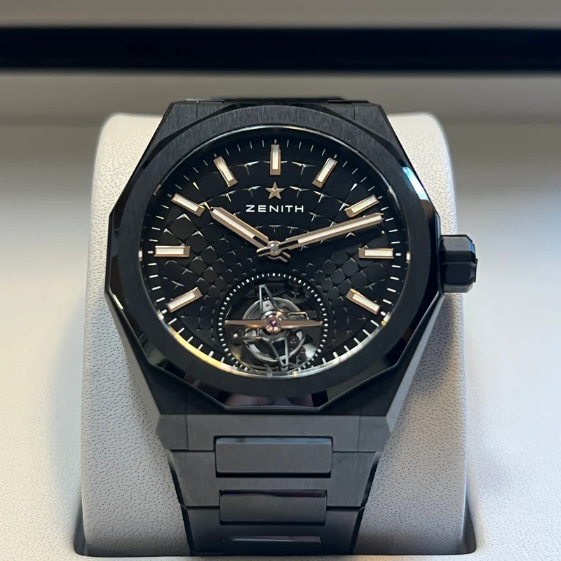 Zenith Tourbillon céramique Defy Skyline 49.9300.3630/21.I001