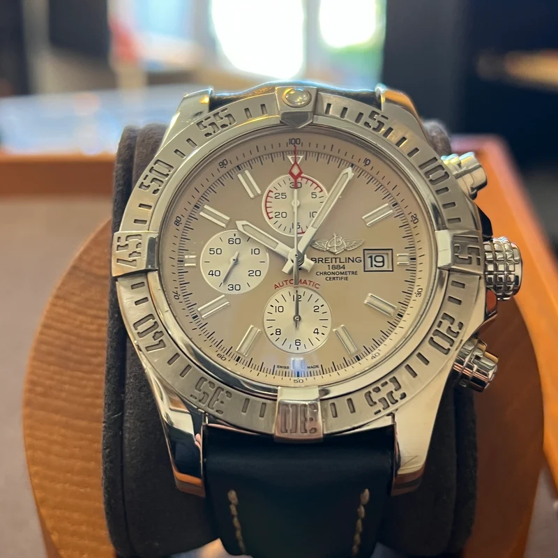 Breitling Super Avenger II Cadran argenté A1337111/G779