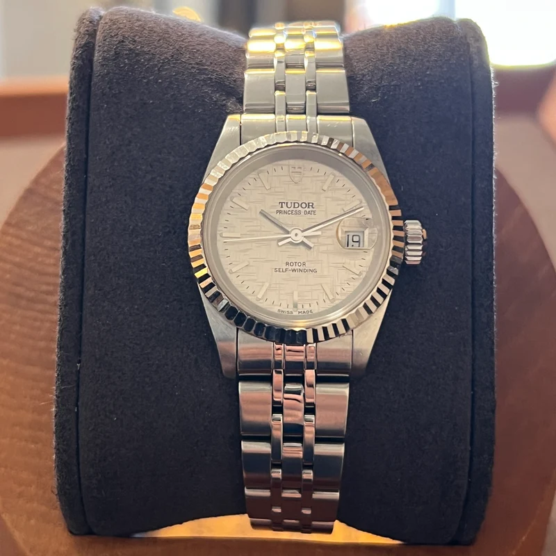 Tudor Princess Automatic Date Lunette en or 92414