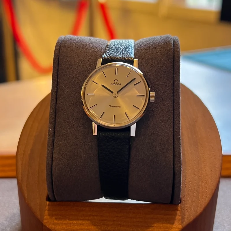 Omega Montre Genève Vintage 27 mm avec boîte d'origine