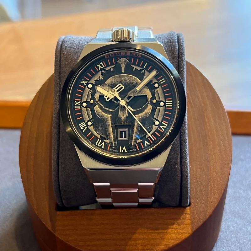 Montre à quartz Bomberg Date Bolt-68 Neo