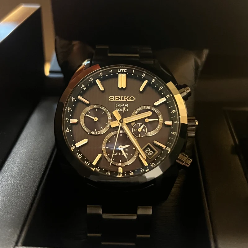 Seiko Astron GPS Cadran Noir Ensemble Complet SBXC023