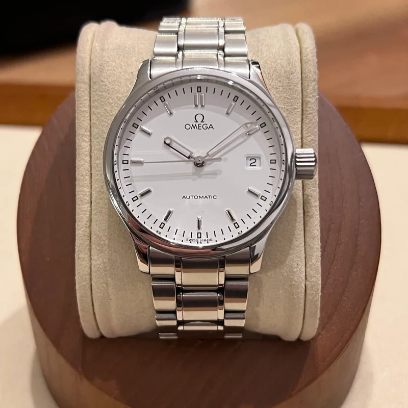 Omega Montre automatique classique à date complète 5203.20
