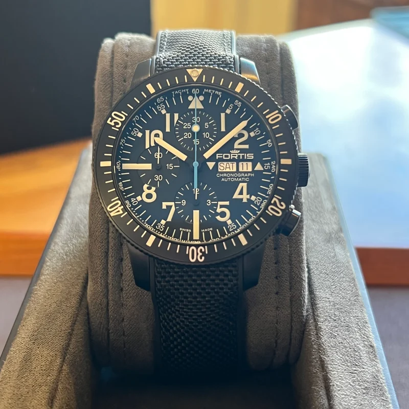 Fortis Aquatis Diver Black Chronographe Day-Date 638.18.41LP
