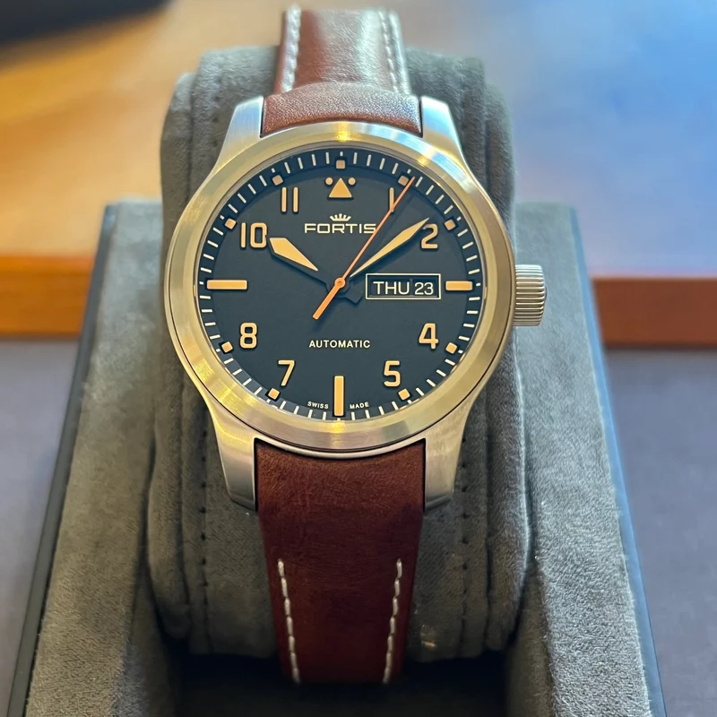 Fortis Montre Aeromaster Old Radium Automatic Day-Date, coffret complet 655.10.28