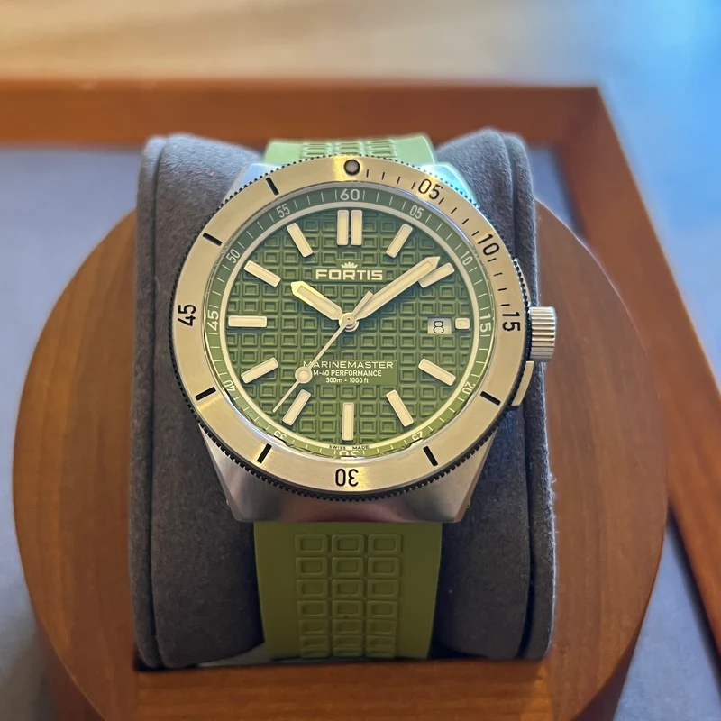 Fortis Marinemaster M-40 Automatique Date F8120007