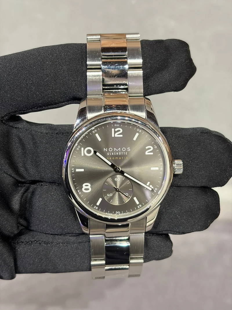 Nomos Club Sport neomatik 39 smoke