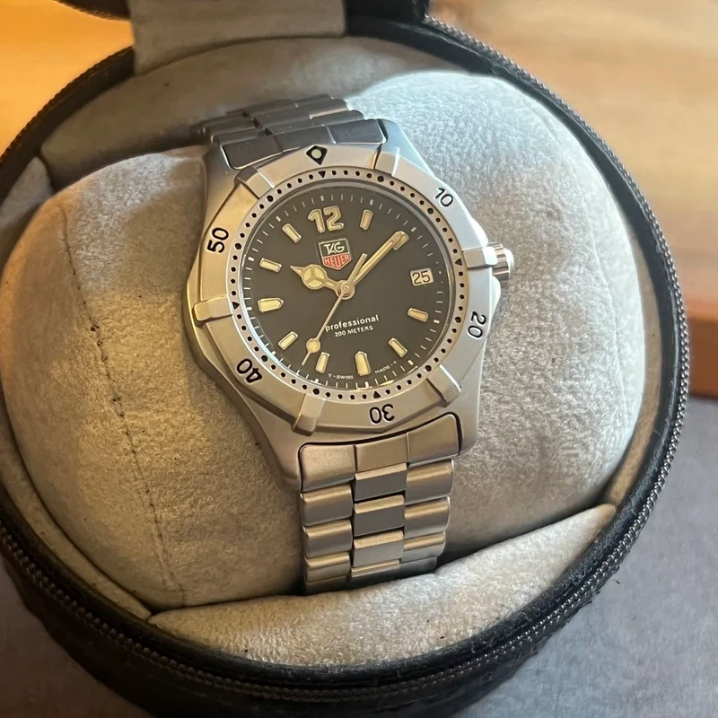 Coffret complet Tag Heuer Professional 200 M WK1210