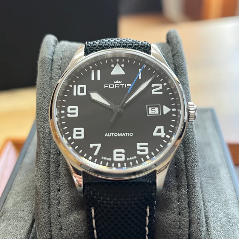 Fortis Montre Pilot Classic Date, coffret complet 902.20.41LP