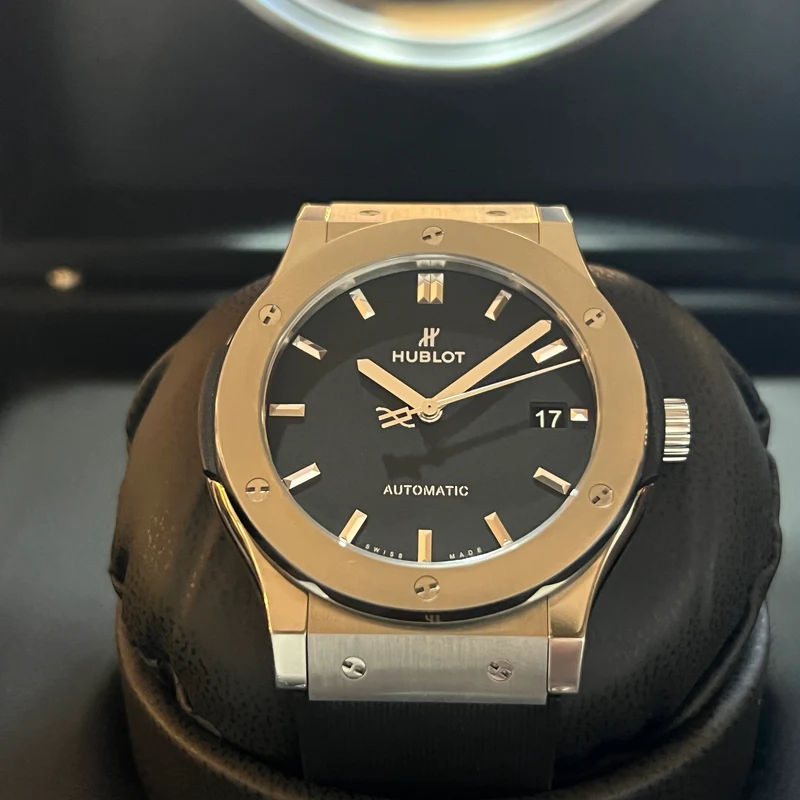 Coffret complet Hublot Classic Fusion Titanium 511.NX.1171.RX