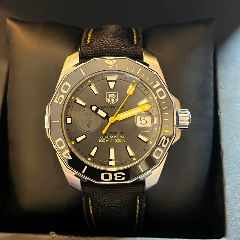 Coffret complet Tag Heuer Aquaracer édition spéciale WAY211F.FC6362