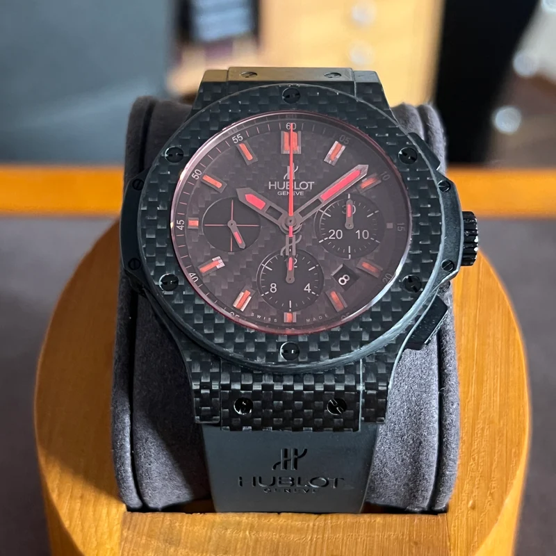 Hublot Big Bang Carbon Red Magic 301.QX.1734.RX