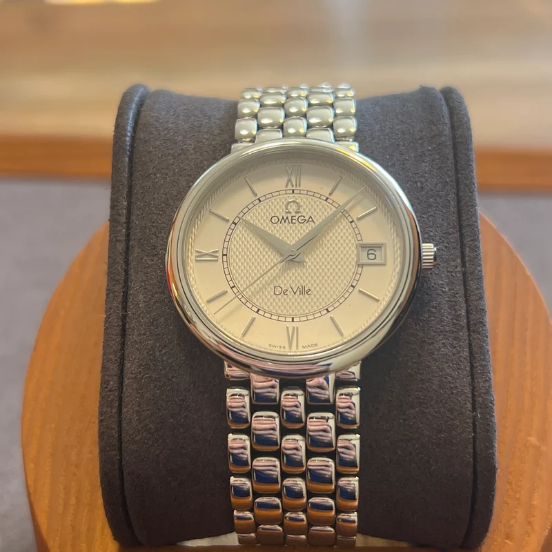 Omega Montre à quartz De Ville, cadran argenté, référence 396.2532