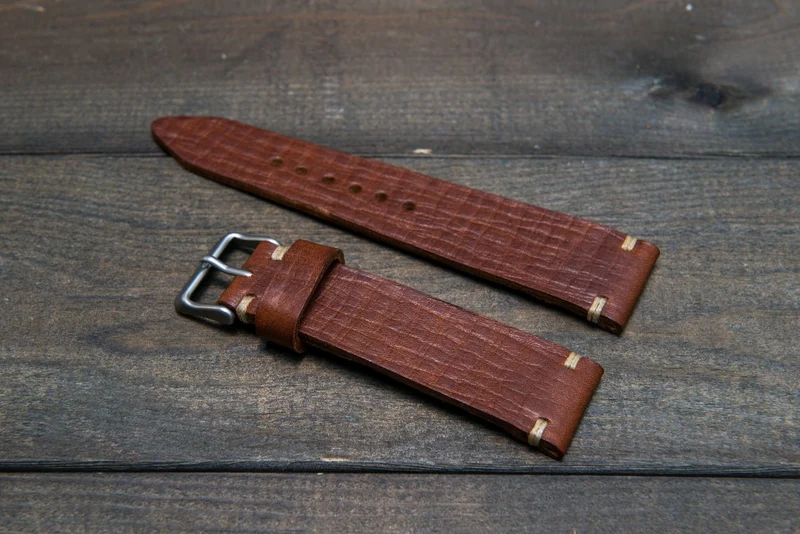 Italian bull tapered leather watch strap 4 mm thick, Torre Bull, handmade in Finland - 16mm, 17 mm, 18mm, 19 mm, 20mm, 21mm, 22mm, 23 mm, 24mm, 25 mm, 26 mm.