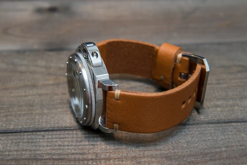 Italian leather watch strap 4 mm thick, English Saddle color, handmade in Finland - 16mm, 17 mm, 18mm, 19 mm, 20mm, 21mm, 22mm, 23 mm, 24mm, 25 mm, 26 mm.
