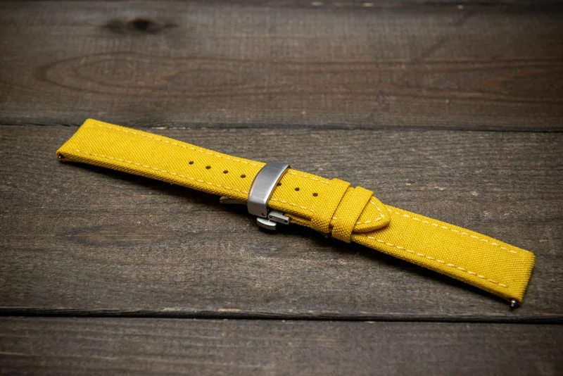 Sailcloth, Cordura military grade watch strap, Quick-release spring bars are installed, lined with Lorica eco-leather by FinWacthStraps® Deployment clasp installed.
