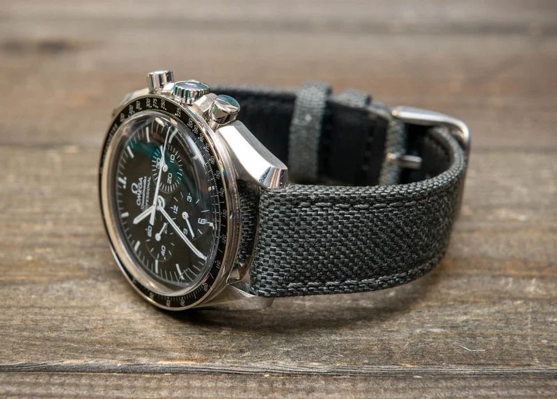 Sailcloth, Cordura military grade watch strap, Quick-release spring bars are installed, lined with Lorica eco-leather by FinWacthStraps®