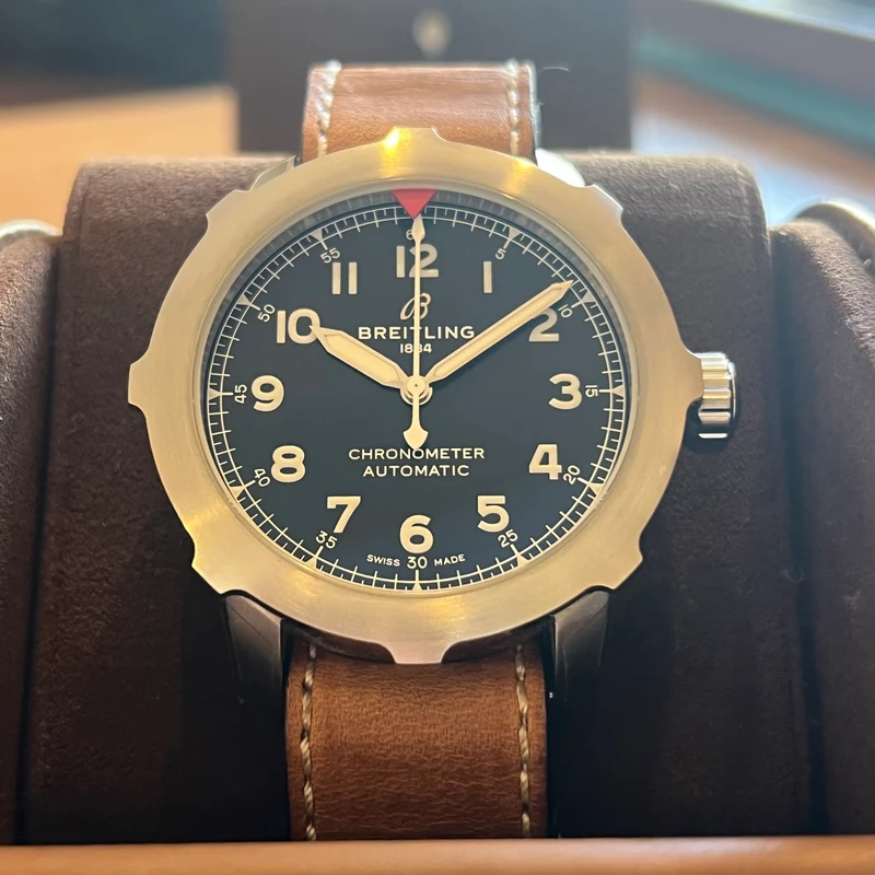 Breitling Aviator 8 Ensemble complet AB2040