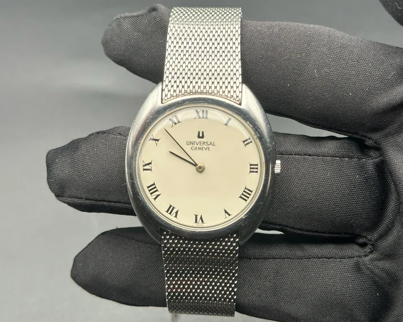 Universal geneve White shadow roman number