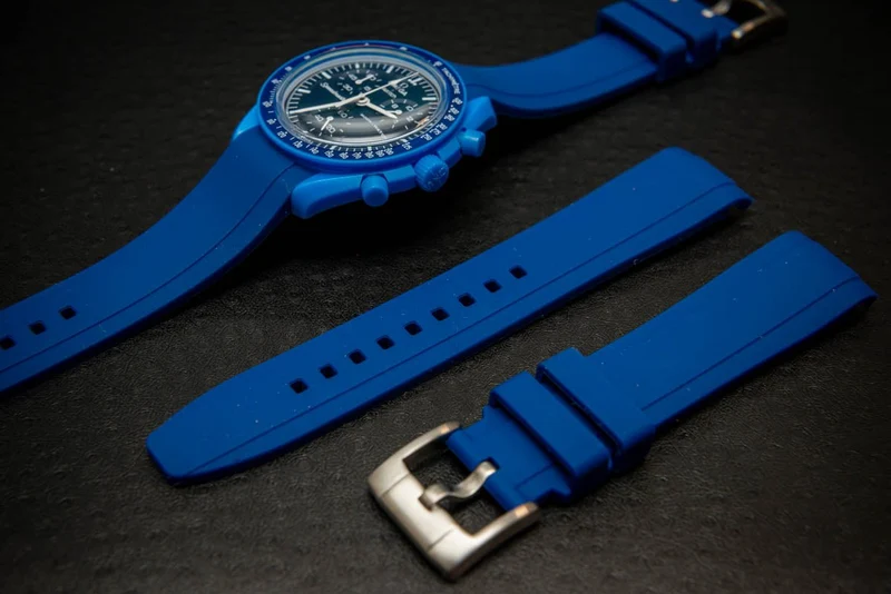 Waterproof watch strap, fluororubber (FKM) watch band, premium quality, for sports, width: 18, 20, 21, 22 mm.