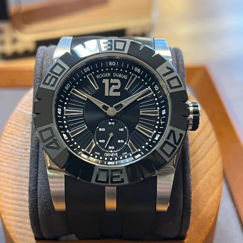 Roger Dubuis Ensemble complet Easy Diver Black Swan 85880/SED46