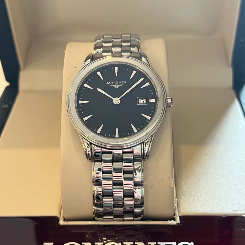 Montre à quartz Longines Flagship avec cadran noir L4.736.4