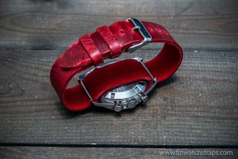 One-piece military watch band, watch strap Crazy cow red