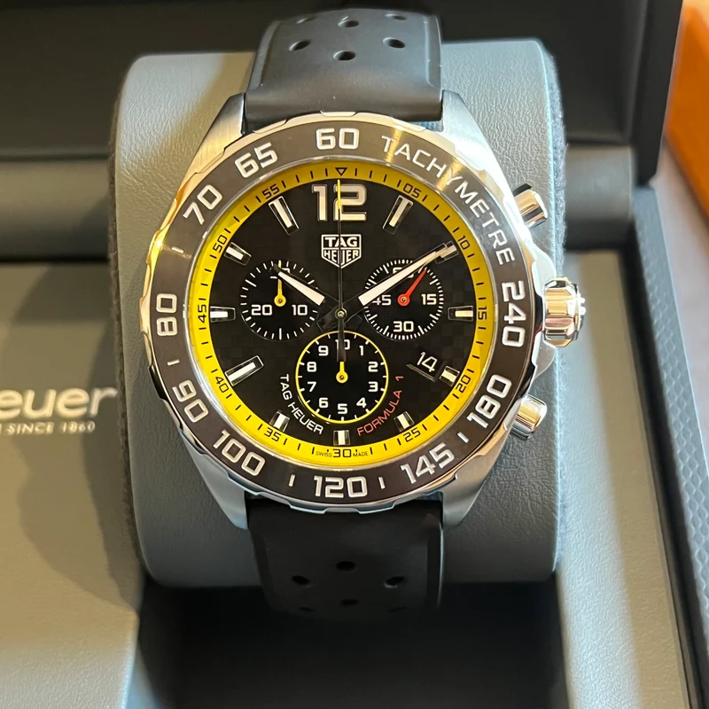 Montre à quartz Tag Heuer Formula 1, ensemble complet CAZ101AC.FT8024