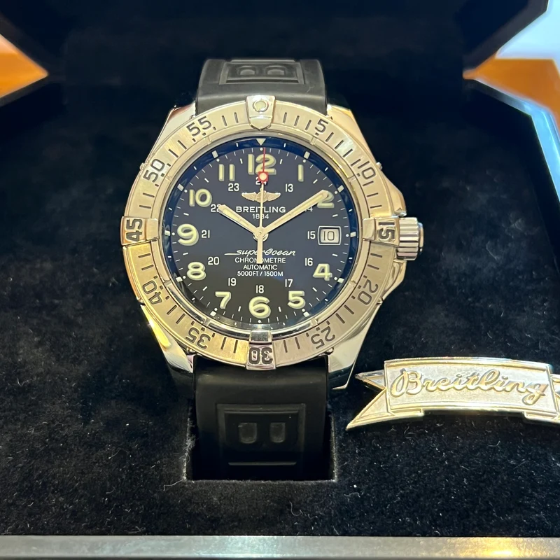 Breitling Superocean révisée en 2025, ensemble complet A17360
