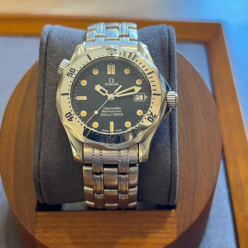 Omega Seamaster Quartz Date 2562.80